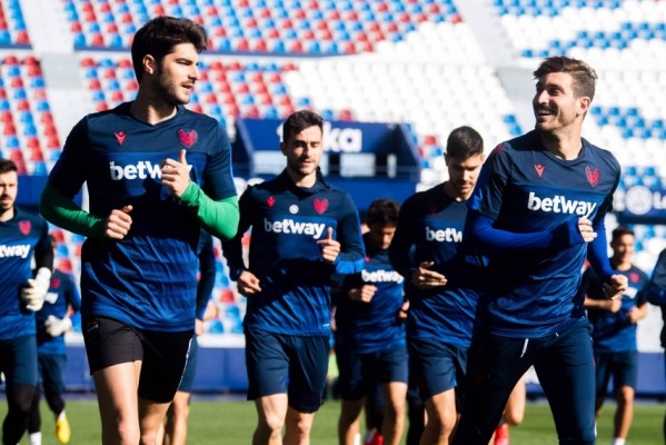 El Levante es el equipo que menos faltas hace en LaLiga