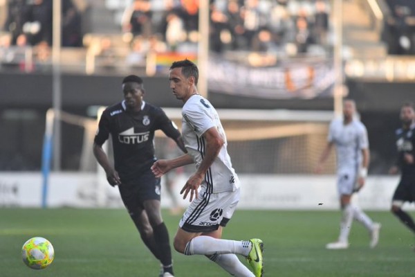 Vinicius Tanque debuta con el Cartagena y marca en el primer balón que toca en España (3-2)