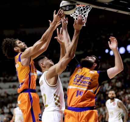 Valencia Basket se topa con un Madrid arrollador desde Campazzo y Tavares