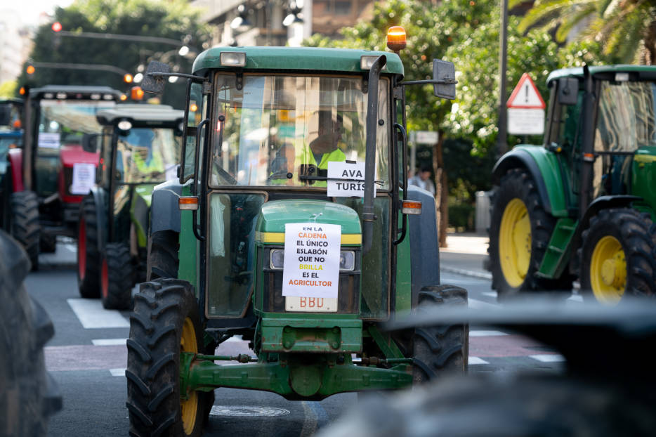 Los agricultores de la Comunitat, en pie de guerra