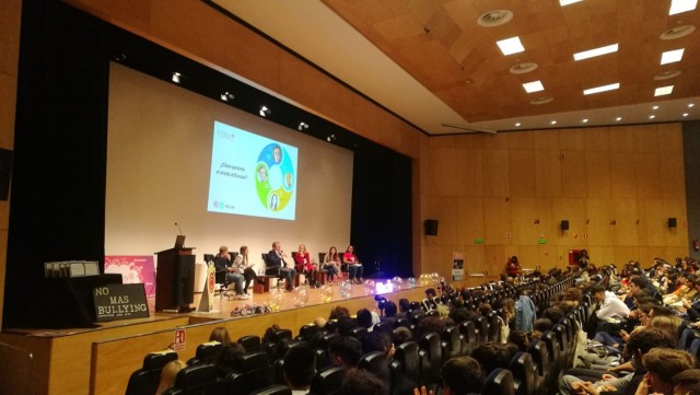 Éxitos compartidos: motivación emprendedora para adolescentes con firmas para todos los gustos