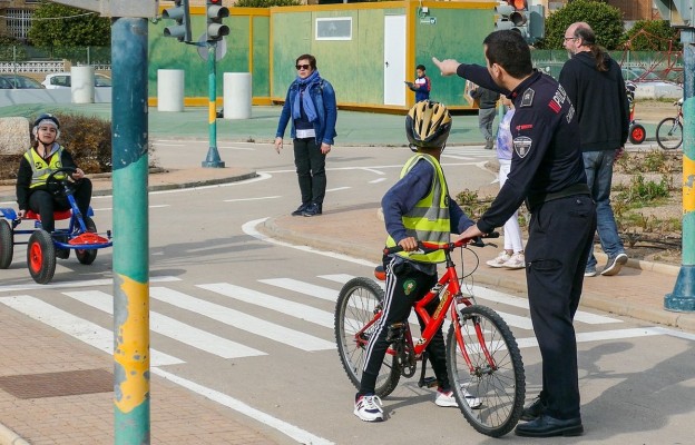 Mil alumnos de primaria se ponen al volante en el curso de Educación Vial de Cartagena