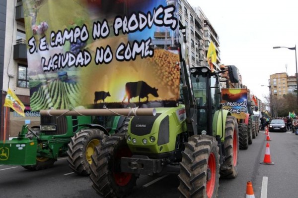El Círculo Empresarial de Elche y Comarca muestra su apoyo a agricultores y ganaderos de la comarca
