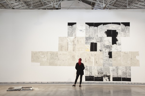 Un jardín imaginario y un viaje a la abstracción se dan la mano en Bombas Gens