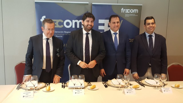 Los constructores reclaman al Gobierno más valentía ante la fuga de empresas 