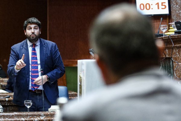 La táctica de la confrontación: ¿se puede permitir Murcia ser David contra el Goliat del Gobierno central?