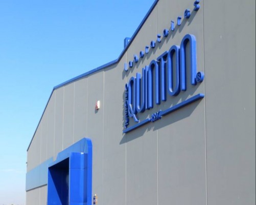 Laboratorios Quinton negocia trasladar su producción de Cox a Alicante en busca del mar