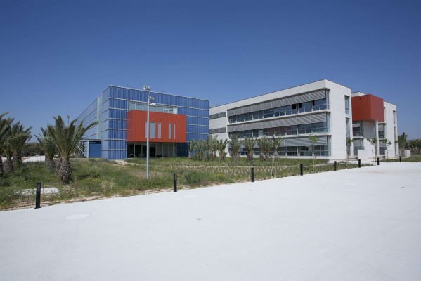La UMH se dota de un laboratorio de redes 5G para experimentar en automoción e industria 4.0