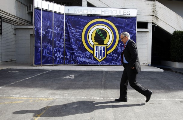 Hernández prescinde de Mir sin tener un recambio y Moreno puede ser el entrenador el domingo