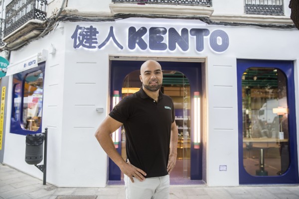 Eduardo Hijlkema y Kento, el 'take away' de comida japonesa que triunfa en València