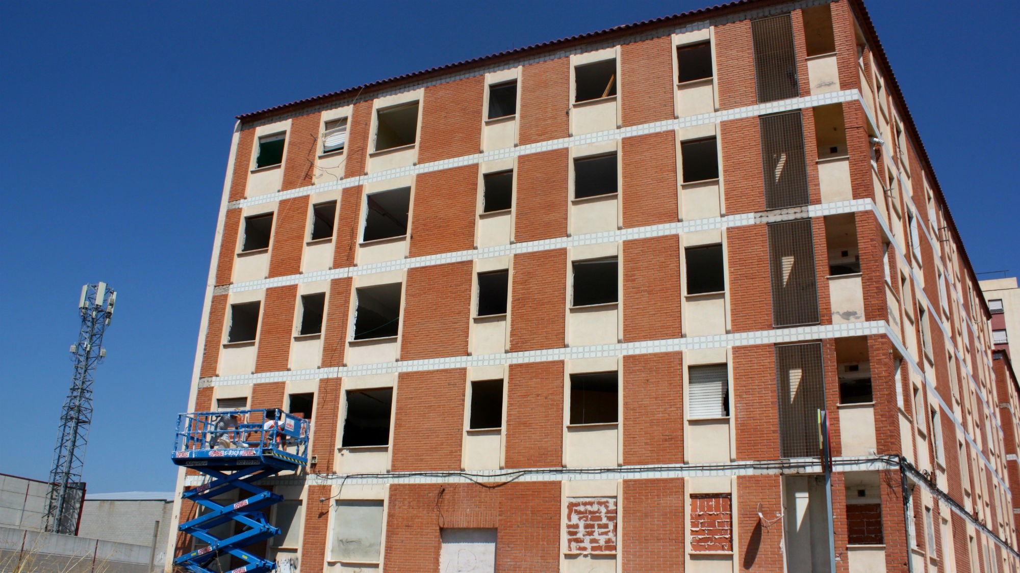 El Consell licita el derribo del Grupo B de Almassora por 354.215 euros