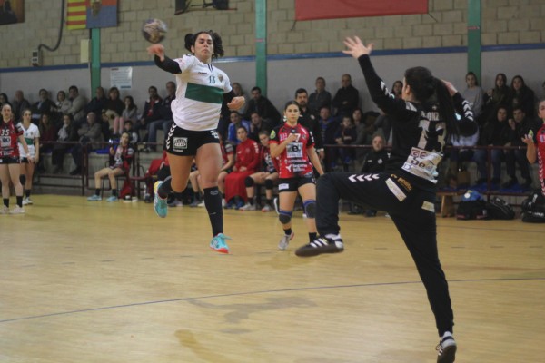 El Elche suma ante Zuazo arropado por su afición 
