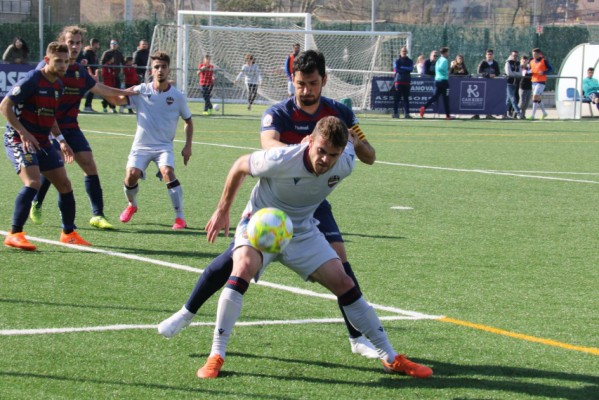El Atlético Levante UD da otro gran paso adelante imponiéndose a domicilio al Llagostera
