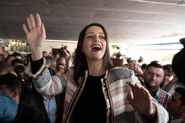 Arrimadas aboga en València por pactos 