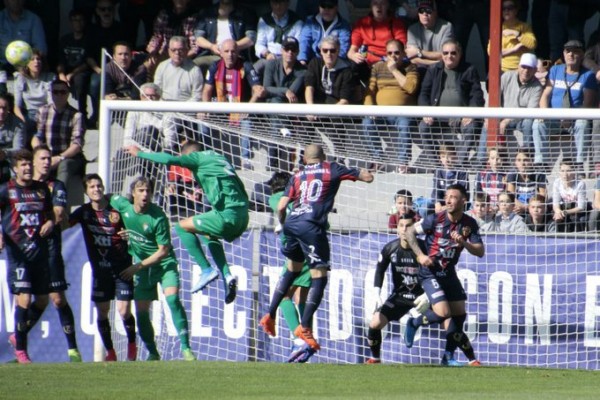 El Yeclano vuelve a caer en casa en la Liga un año y medio después con una paliza (0-5)
