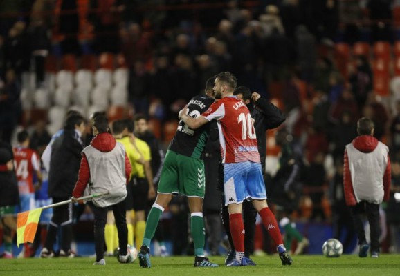 Nino rescata al Elche
