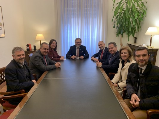 La Diputación valora restaurar murales y cuadros del Casino Antiguo para mejorar su conservación