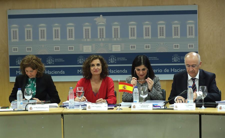 Las ministras Montero y Darias, este viernes en el CPFF. Foto: EFE/KIKO HUESCA - 