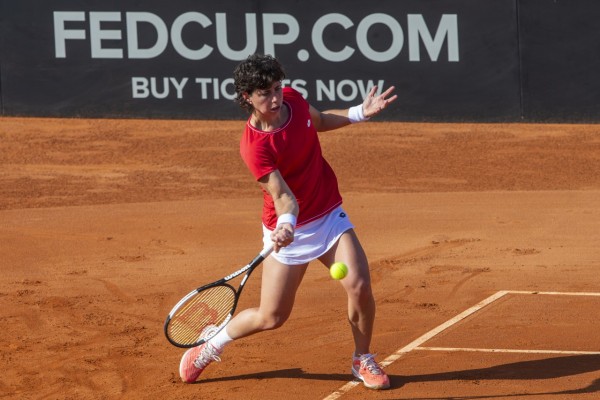 España ya está en la fase final de la Copa Federación tras vencer Suárez a Nara en La Manga