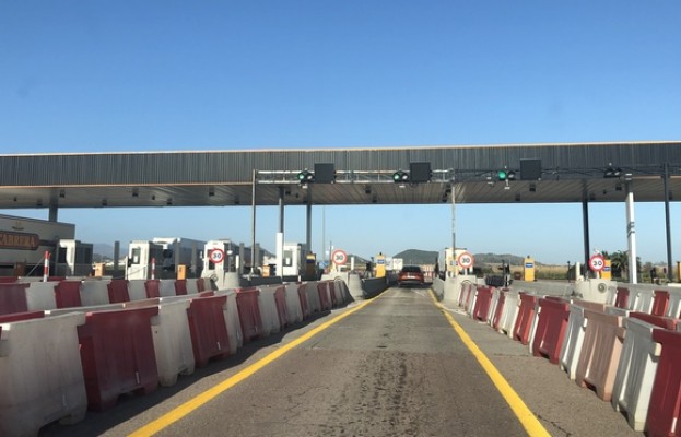 Compromís afirma que el Gobierno vuelve a insistir en la idea de cobrar por el uso de las autovías