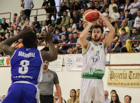 El TAU Castelló detiene su mala racha de resultados con una victoria balsámica ante el Almansa (97-83)