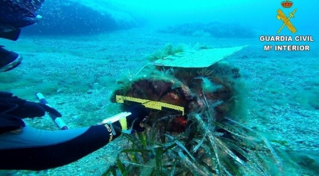 Unos buceadores encuentran una bomba de la Segunda Guerra Mundial frente a Tabarca