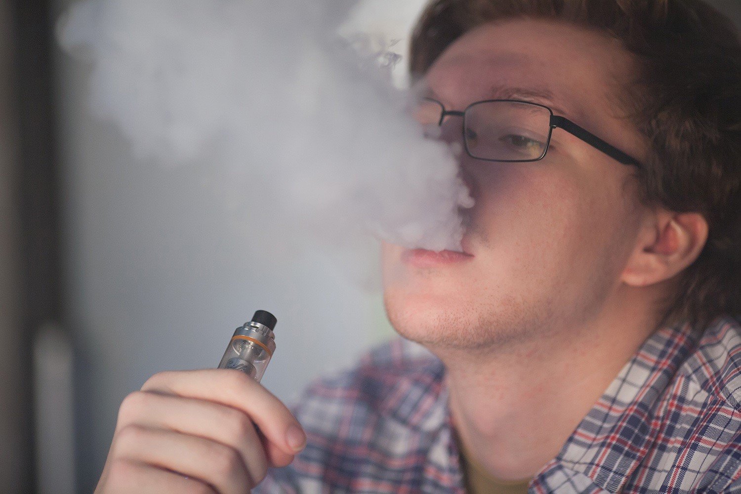 La OMS dice que los cigarrillos electrónicos deben regularse porque son 