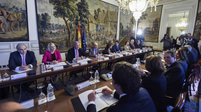 La comisión de expertos sugiere acabar con el 'statu quo' de las CCAA mejor financiadas