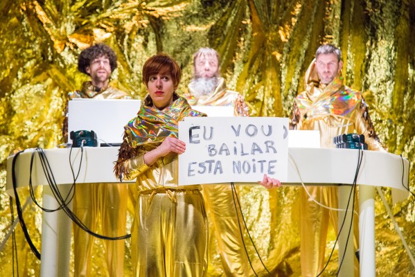 'Hemos venido a darlo todo': La Mutant se rinde al retro y la música pop