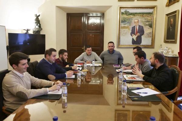 El Fadrell pacta las inversiones y apuesta por tener el borrador de los presupuestos en dos semanas
