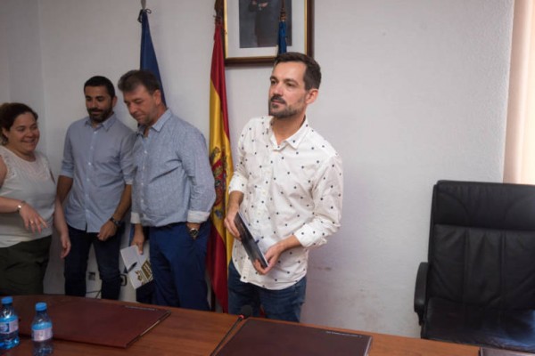 El alcalde de Benitatxell ficha al tránsfuga del PP de Benidorm José Bañuls como jefe de gabinete