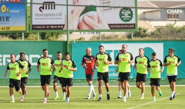 El Elche arranca los entrenamientos sin sus últimos fichajes

