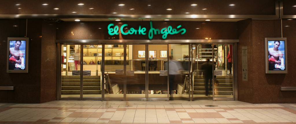 Imagen de sus muchos centros comerciales - 