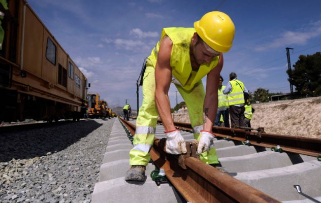 Los ingenieros de Caminos cifran en 2.158 millones la inversión anual que precisa la Comunitat en obra pública