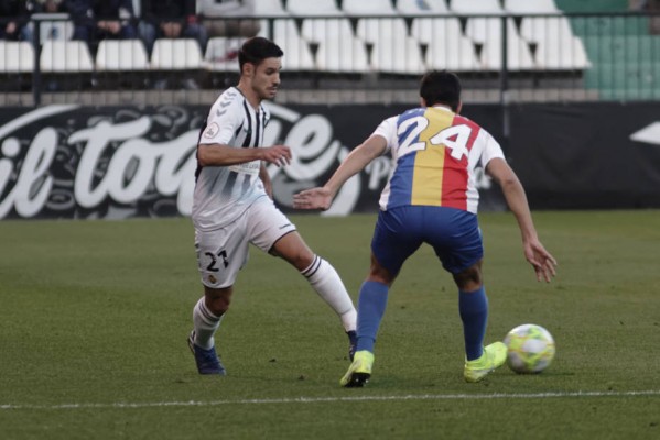 Jorge Fernández se marca como objetivo el ascenso tras ampliar su contrato con el Castellón