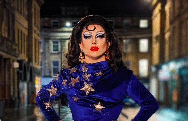 Choriza May, la drag valenciana 'anti Brexit' que triunfa en la tele británica