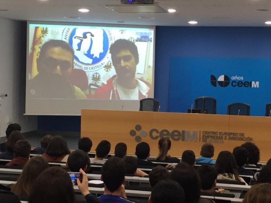Estudiantes de la Región conectan con la base militar española en la Antártida