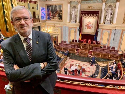 Sus señorías vuelven 'al tajo' en la Asamblea Regional un mes después