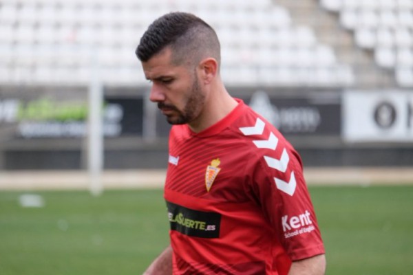 Víctor Curto, goleador del Murcia en las tres últimas jornadas, de baja de 2 a 3 semanas

