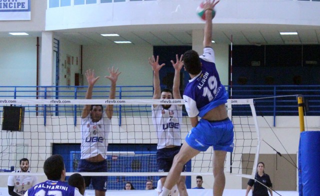 El UBE L'Illa Grau se impone al Melilla por 3-0 y sigue apuntando a la zona 'play off'