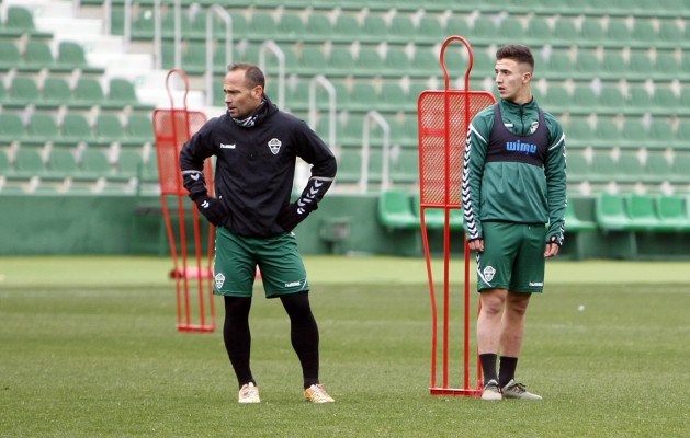 El Elche defiende su plaza de 'play-off' de ascenso