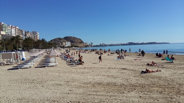 La limpieza de playas en la temporada de verano se prolongará hasta el 15 de octubre