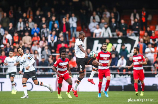 El Valencia se enfrentará en los cuartos al Granada en Los Cármenes