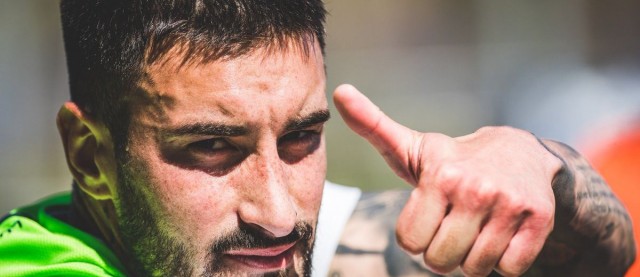 Oier y Cabaco acuden al entrenamiento mientras se negocian sus salidas
