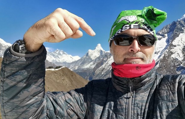 Zapata espera que el viento le permita lanzar su ataque a la cumbre del Ama Dablam 