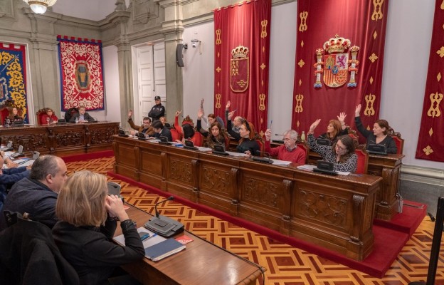 Un pleno municipal de ‘pega’ en Cartagena