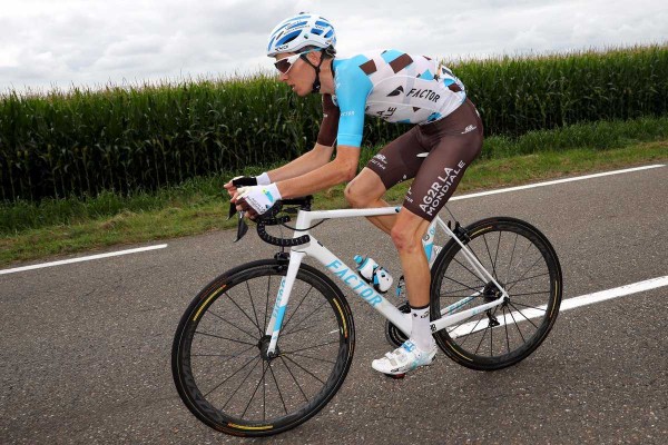 Bardet (AG2R) se impone en Peyragudes y Aru (Astana) se pone líder