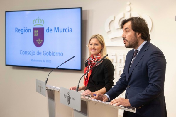 El Gobierno regional no teme que Vox frene los Presupuestos por el 'pin parental' y planta de nuevo a Conesa