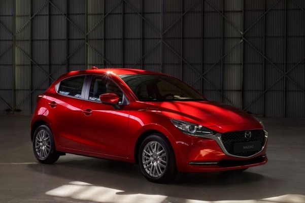 Mazda actualiza el Mazda 2, que ya está disponible en España con un motor híbrido de 90 caballos