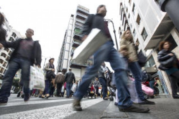 Las ventas en las grandes superficies de la Comunitat crecen un 8% en la primera quincena de diciembre